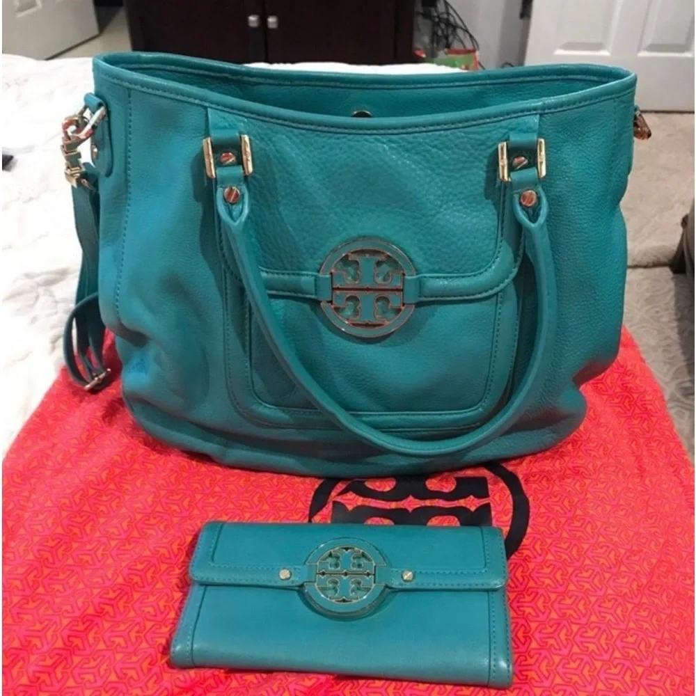 Tory Burch - Picture 1 of 7
